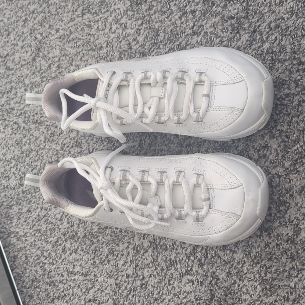 White women's Skechers arch fit tennis shoes - Picture 3 of 5